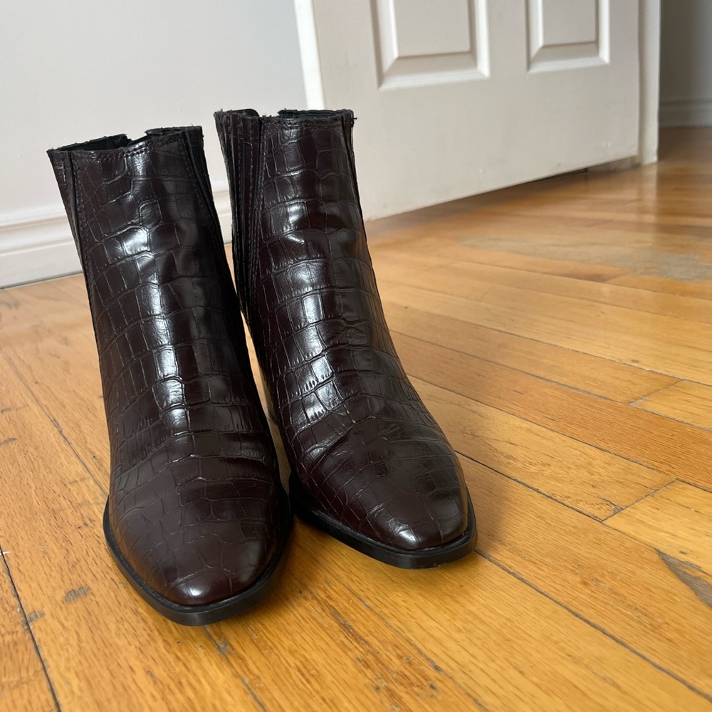 ZARA Elegant and Comfortable Aubergine Heeled Ankle Boots, Size 39 (EUR)